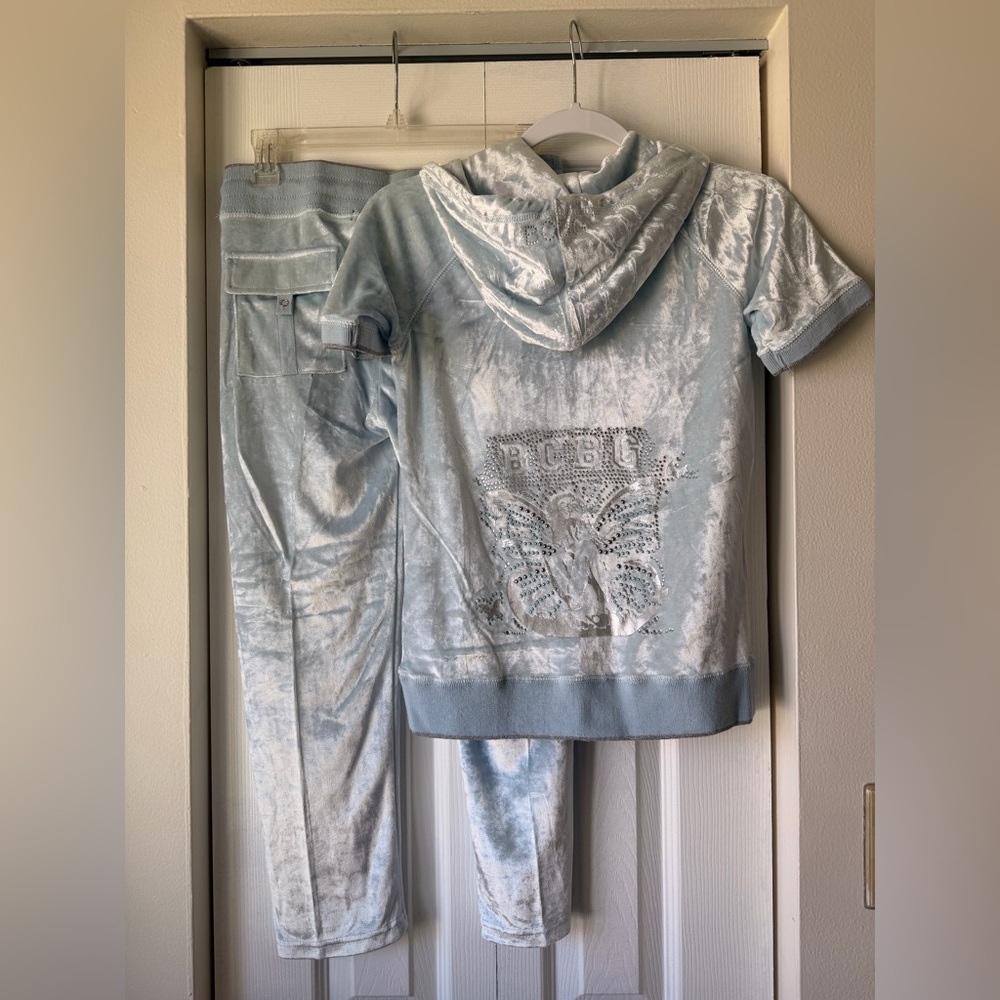 BCBG Set Sky Blue Velour Hoodie and Capri Pants Ensemble Tracksuit